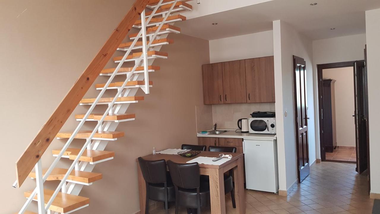 Vegvar Delux Apartman غيولا المظهر الخارجي الصورة